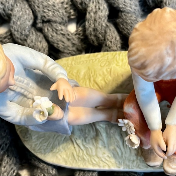 Vintage Frances Hook Figurine 5” - Picture 2 of 5